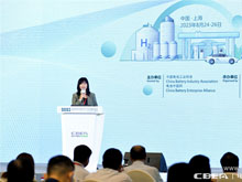 中國(guó)電池工業(yè)協(xié)會(huì)副秘書長(zhǎng)、氫能與燃料電池分會(huì)執(zhí)行秘書長(zhǎng)/電池中國(guó)網(wǎng)CEO張雨主持開幕式
