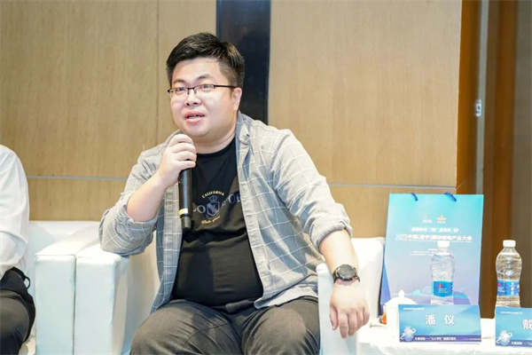 “Li+學(xué)社”高端對話：警惕全球化機遇下，鋰電企業(yè)的出海挑戰(zhàn)和技術(shù)迭代風險