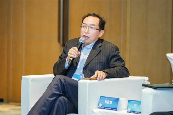 “Li+學(xué)社”高端對話：警惕全球化機遇下，鋰電企業(yè)的出海挑戰(zhàn)和技術(shù)迭代風險