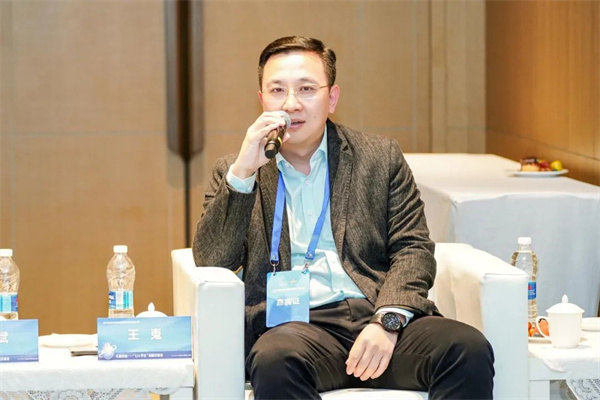 “Li+學(xué)社”高端對話：警惕全球化機遇下，鋰電企業(yè)的出海挑戰(zhàn)和技術(shù)迭代風險